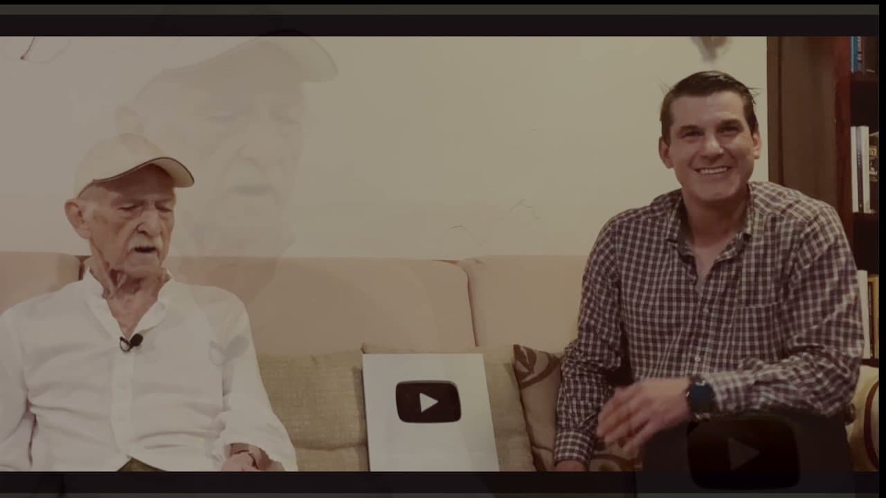 Agradecimiento de Jorge Escohotado con su padre a los miembros de la familia del canal de YouTube® . Ibiza.